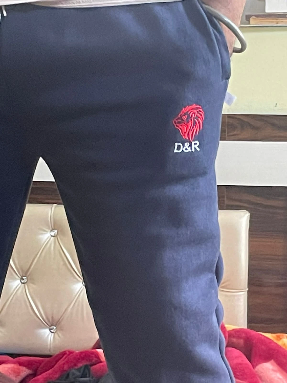 D & R